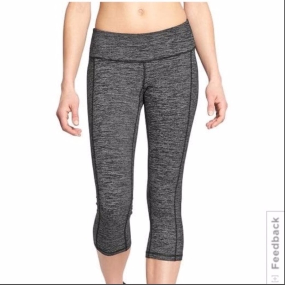 5/28 OLD NAVY MID RISE GO DRY CAPPRI L…